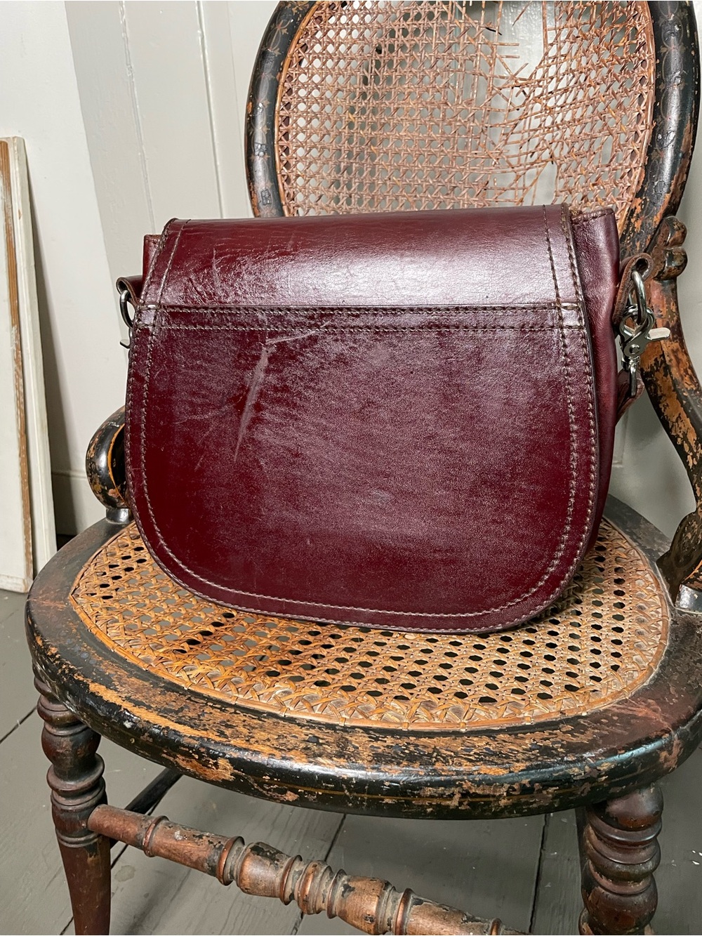 Leather Crossbody Bag in Deep Burgundy - Saddleback Leather Co. - Picture 4 of 6